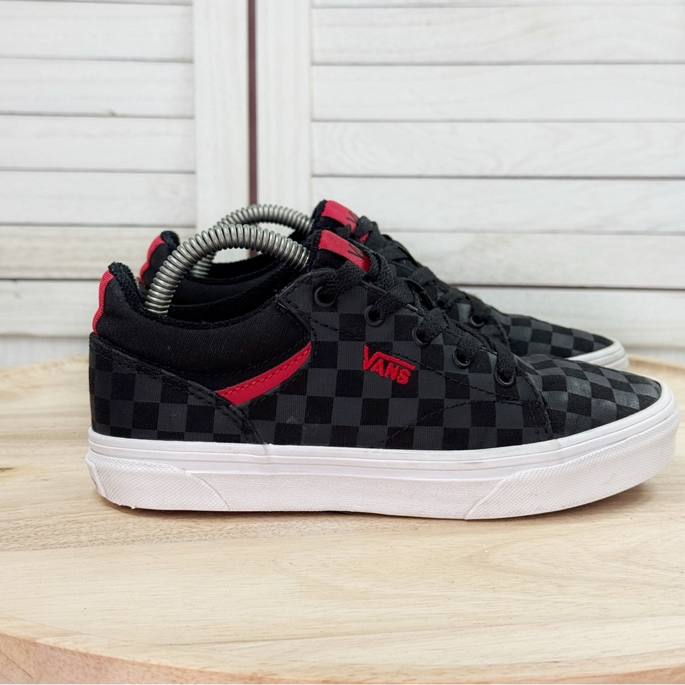 Vans Youth‎ Seldan Checkerboard Skateboard Sneakers Black Red Size 2 Big Kid